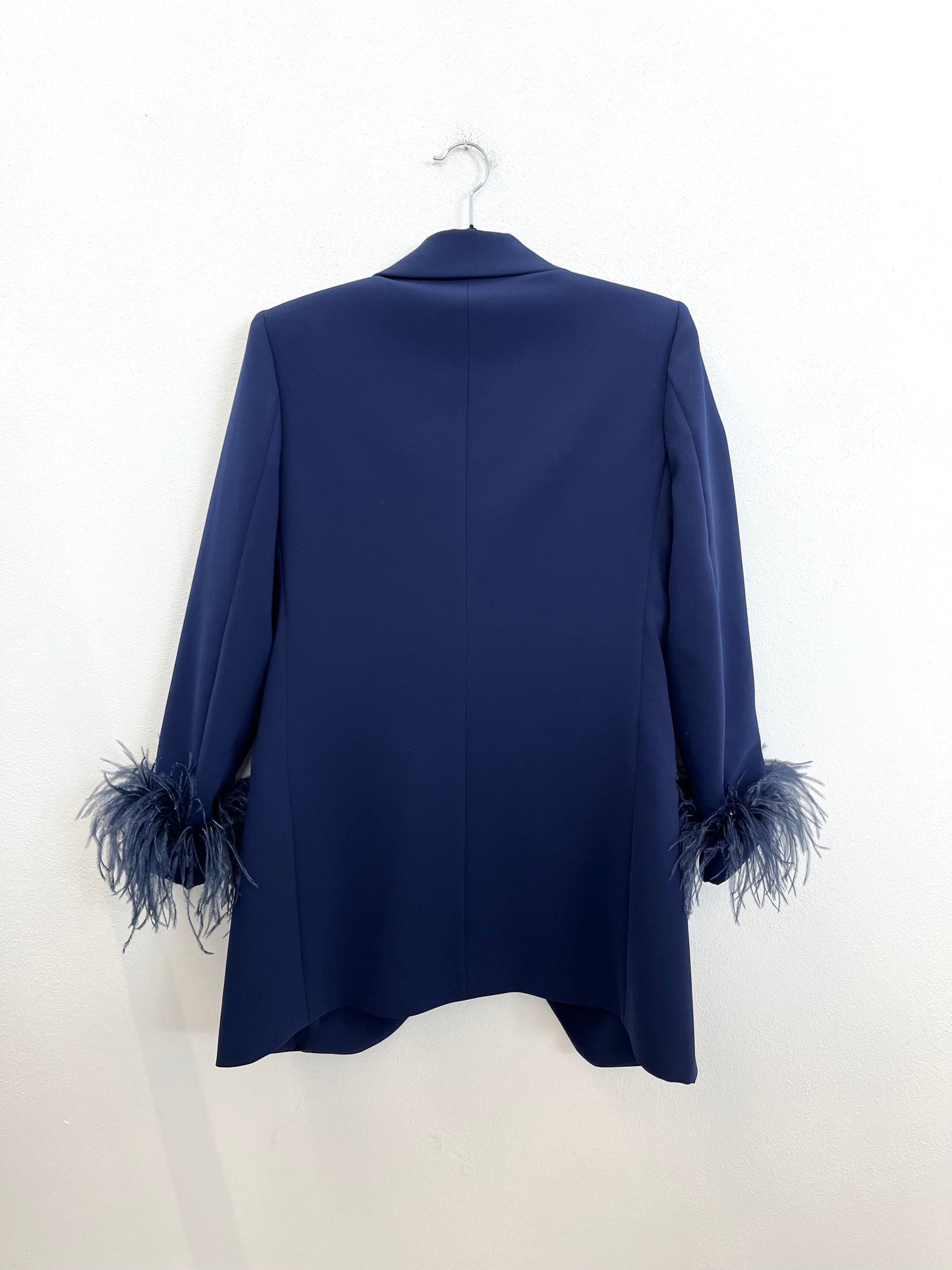 Blazer monopetto De Santis by Martin Alvarez con dettagli in piuma