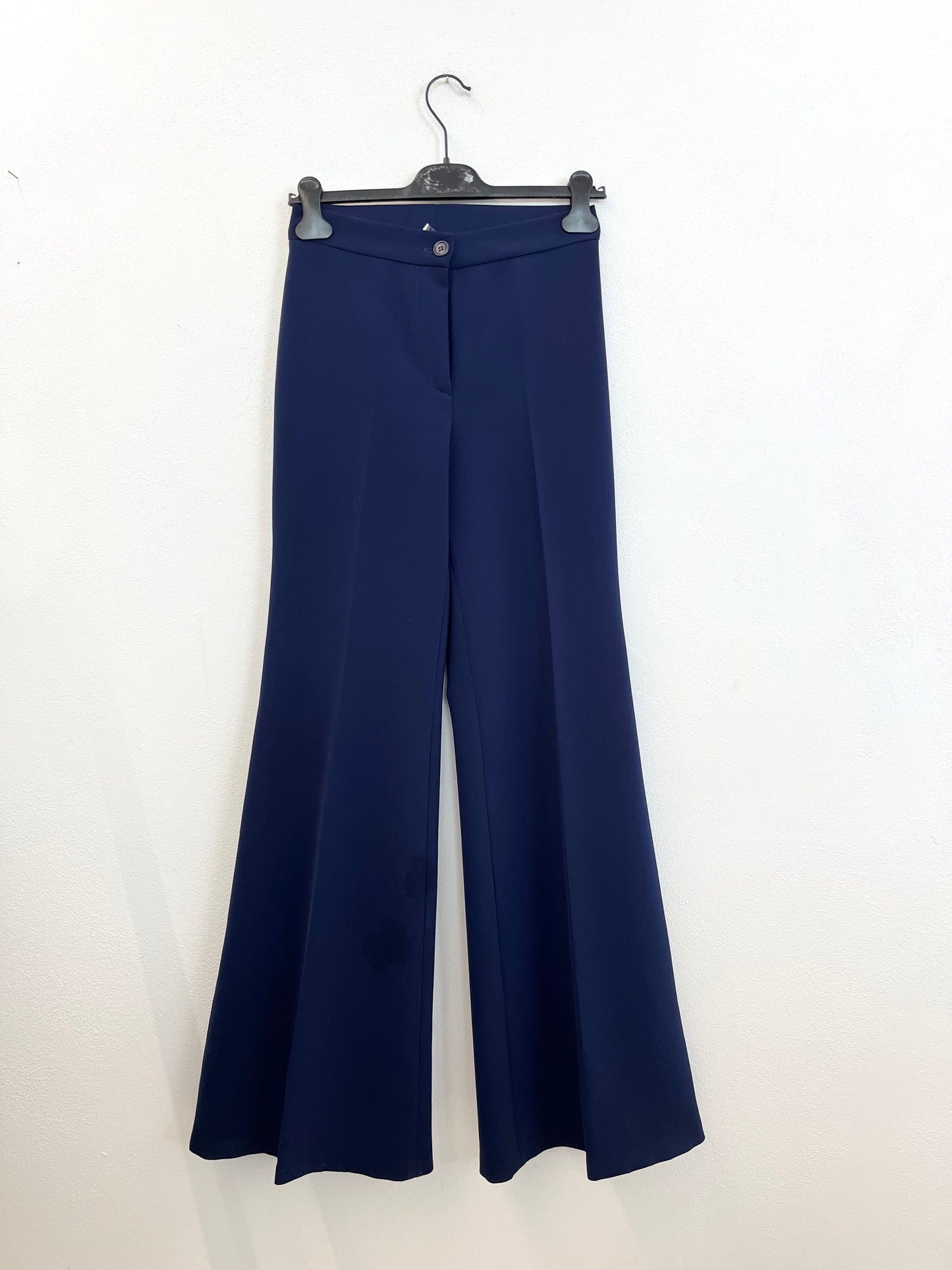 Pantaloni De Santis by Martin Alvarez a palazzo fluidi