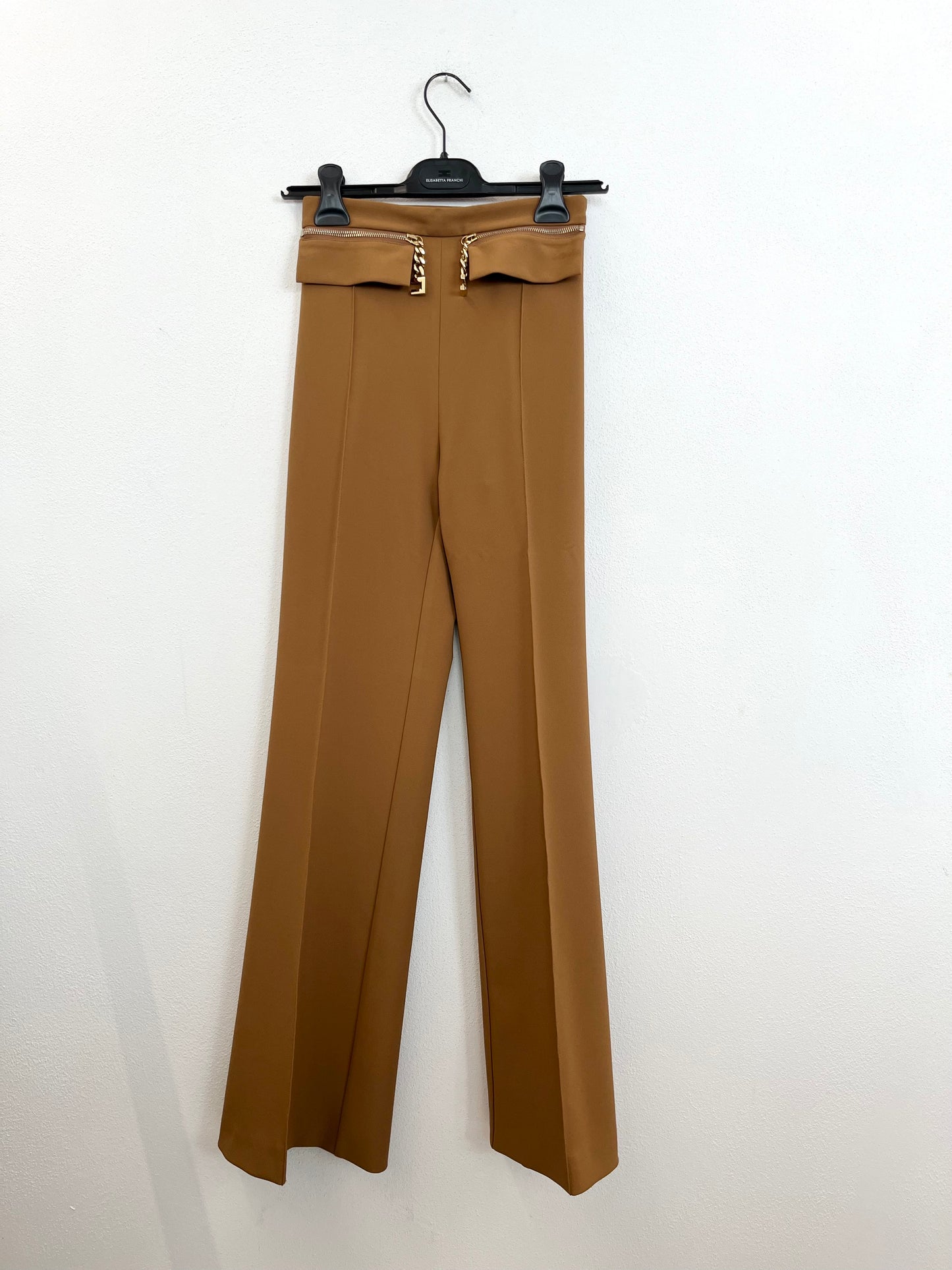 Pantaloni Elisabetta Franchi strutturati con inserti a catena