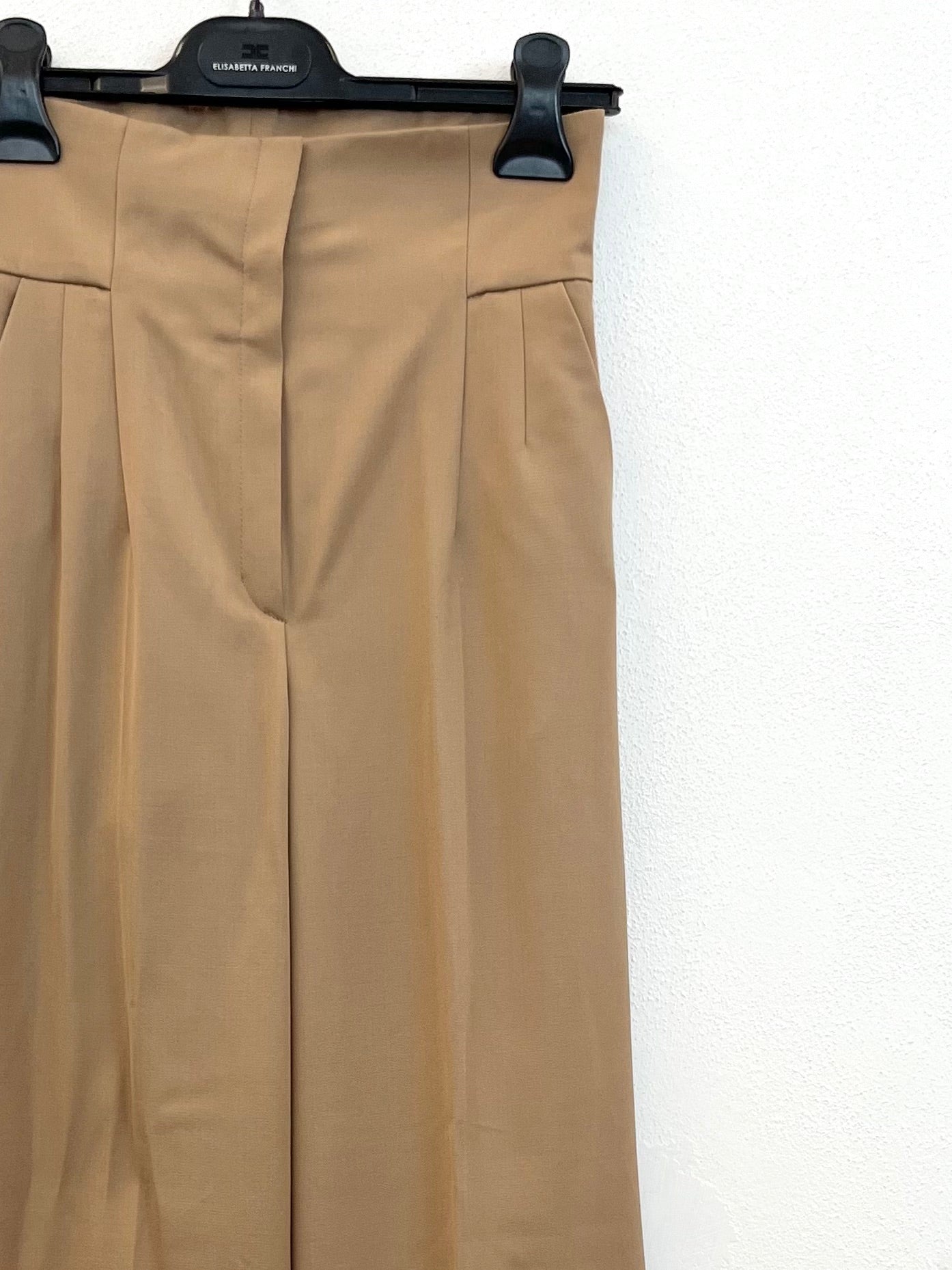Pantaloni De Santis by Martin Alvarez a palazzo con doppie pinces