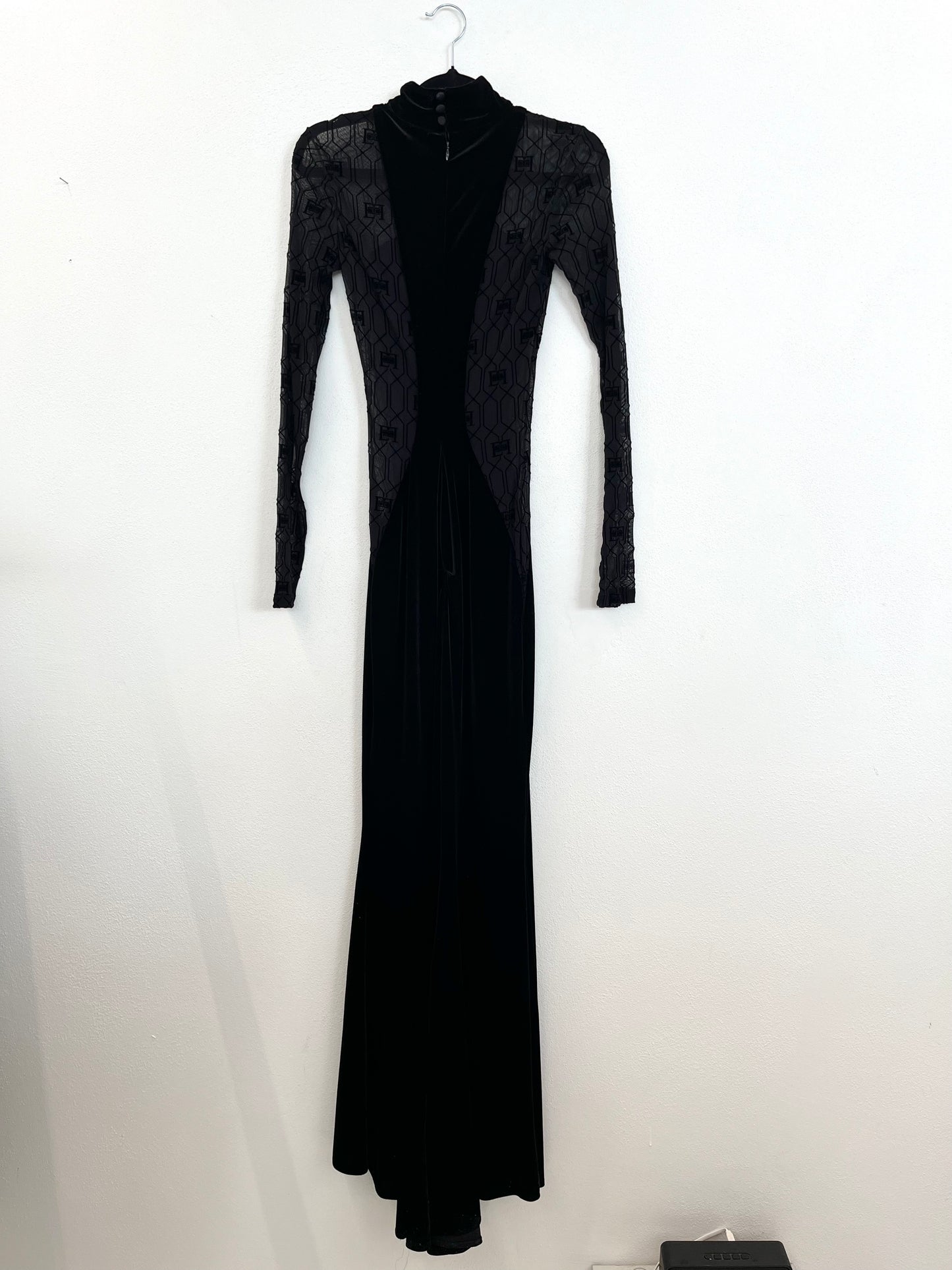 Abito lungo Elisabetta Franchi in velluto con inserti in mesh