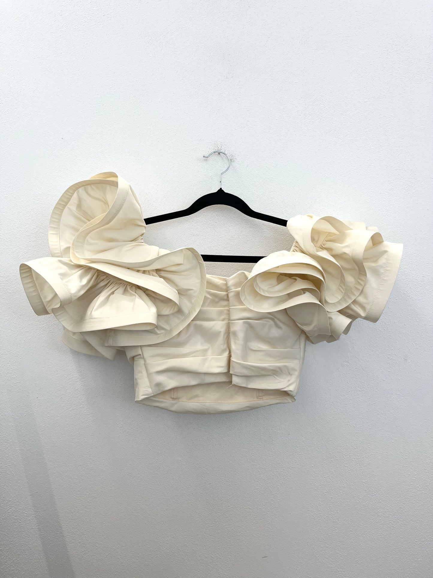 Top couture Elisabetta Franchi con maxi ruches