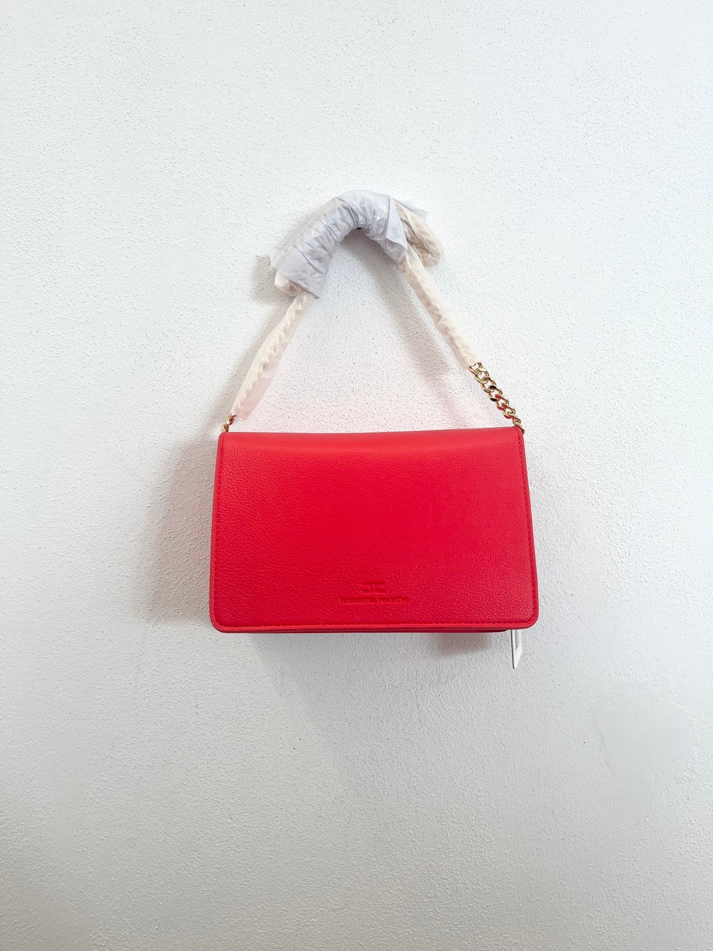 Borsa Elisabetta Franchi a tracolla con pattina e placca logo