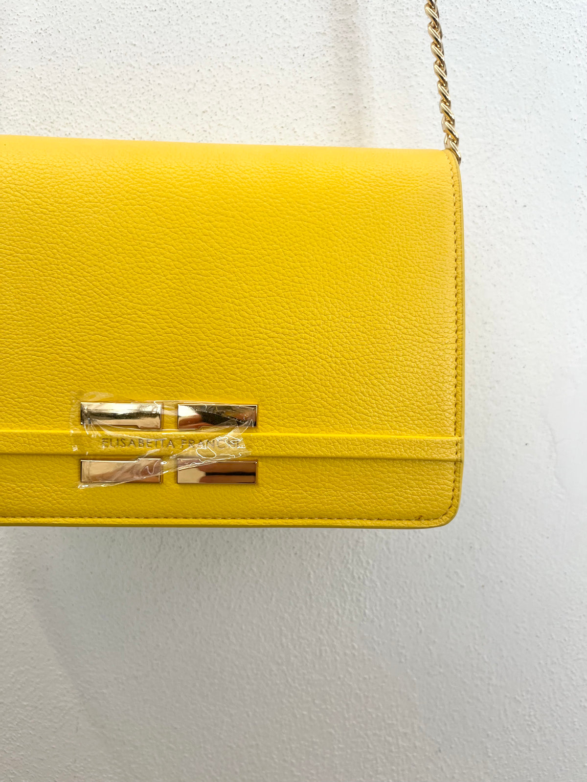 Borsa Elisabetta Franchi a tracolla con pattina e placca logo
