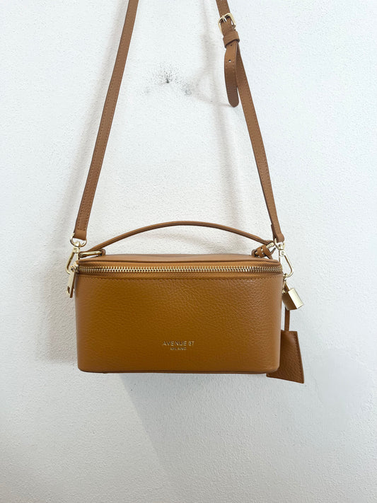 Borsa Avenue67 vanity case rigida con zip perimetrale