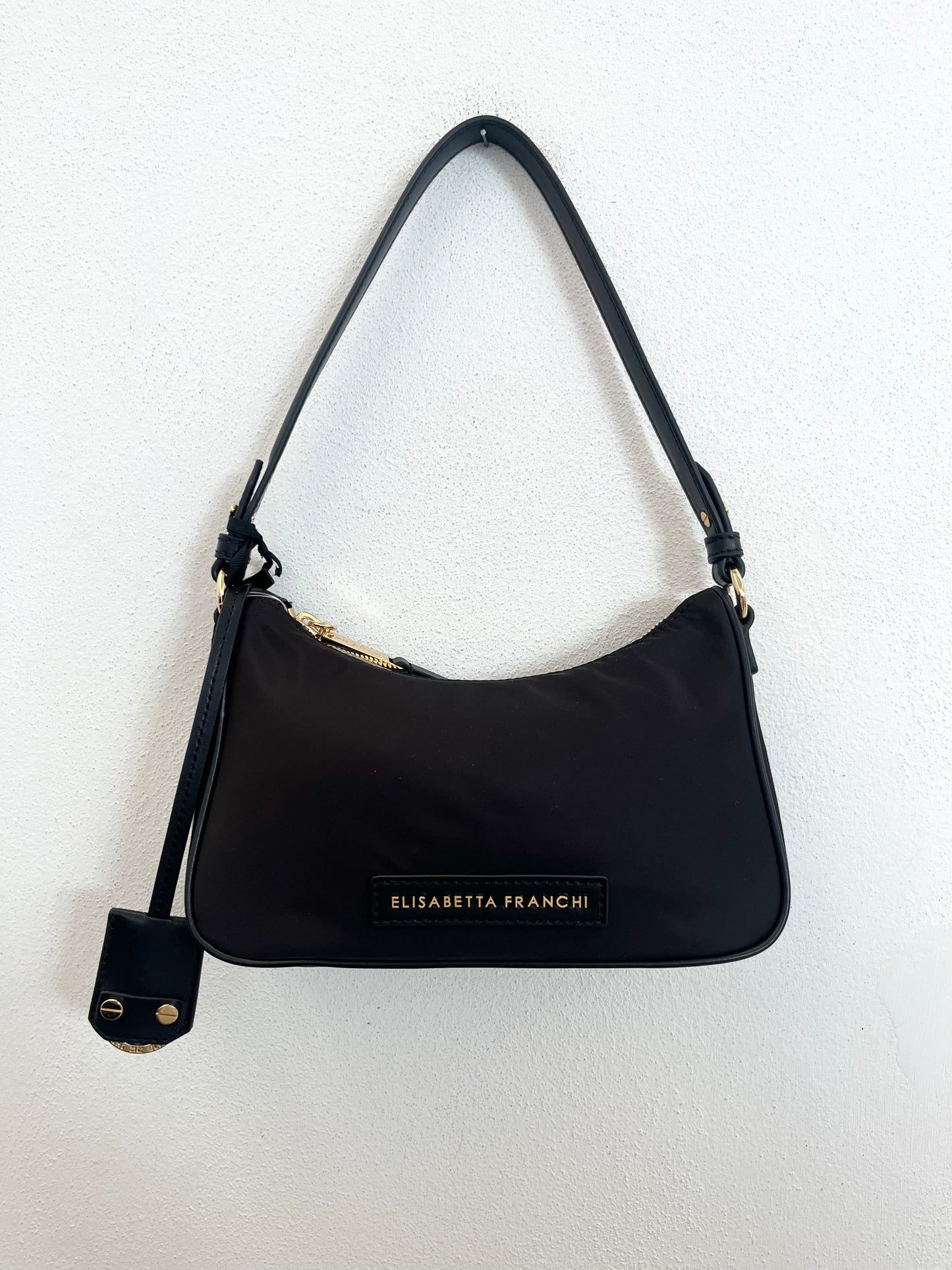 Borsa Elisabetta Franchi a spalla minimal con placca logo