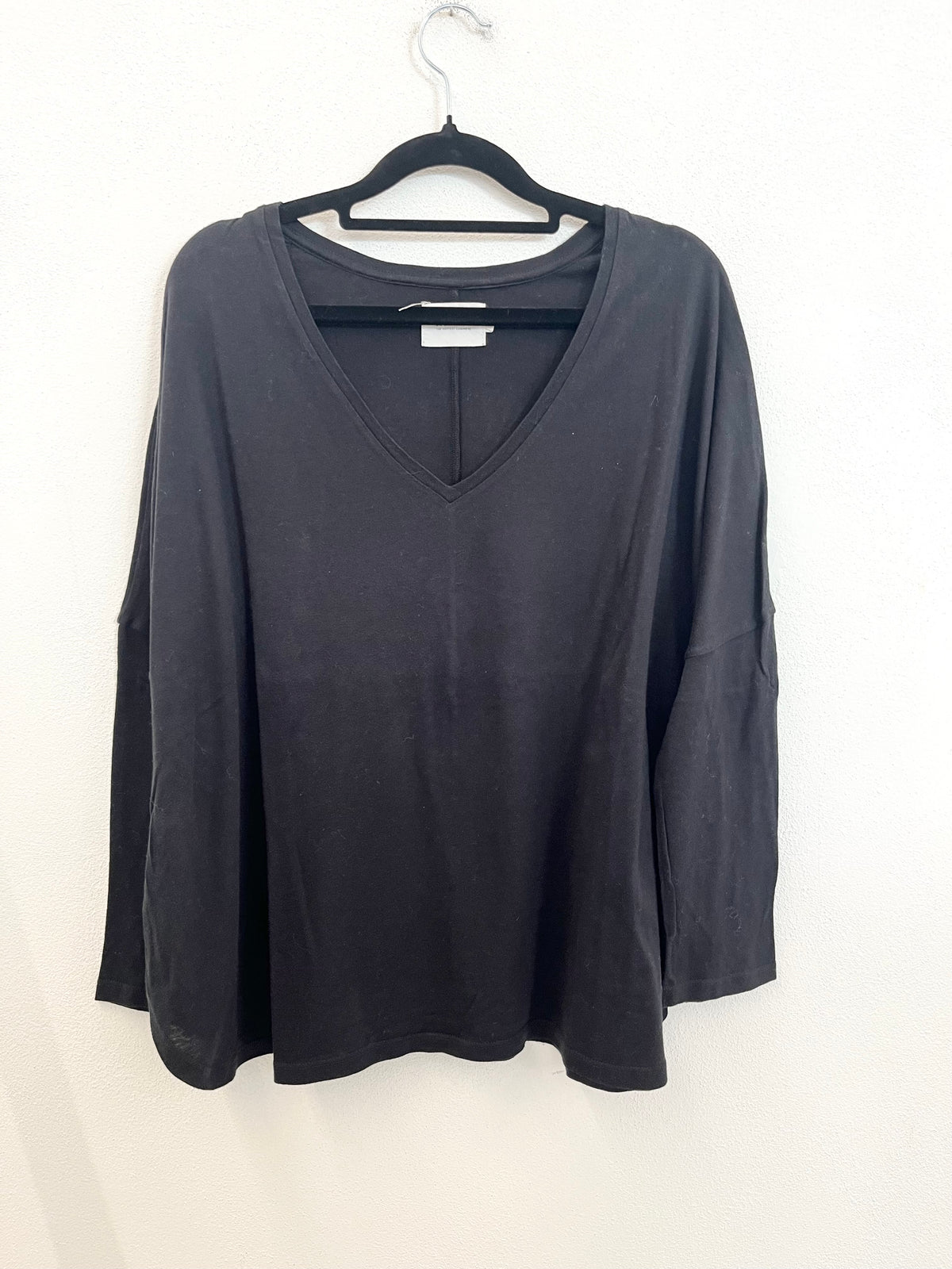 Maglia NotShy Oversize con Scollo a V Nero