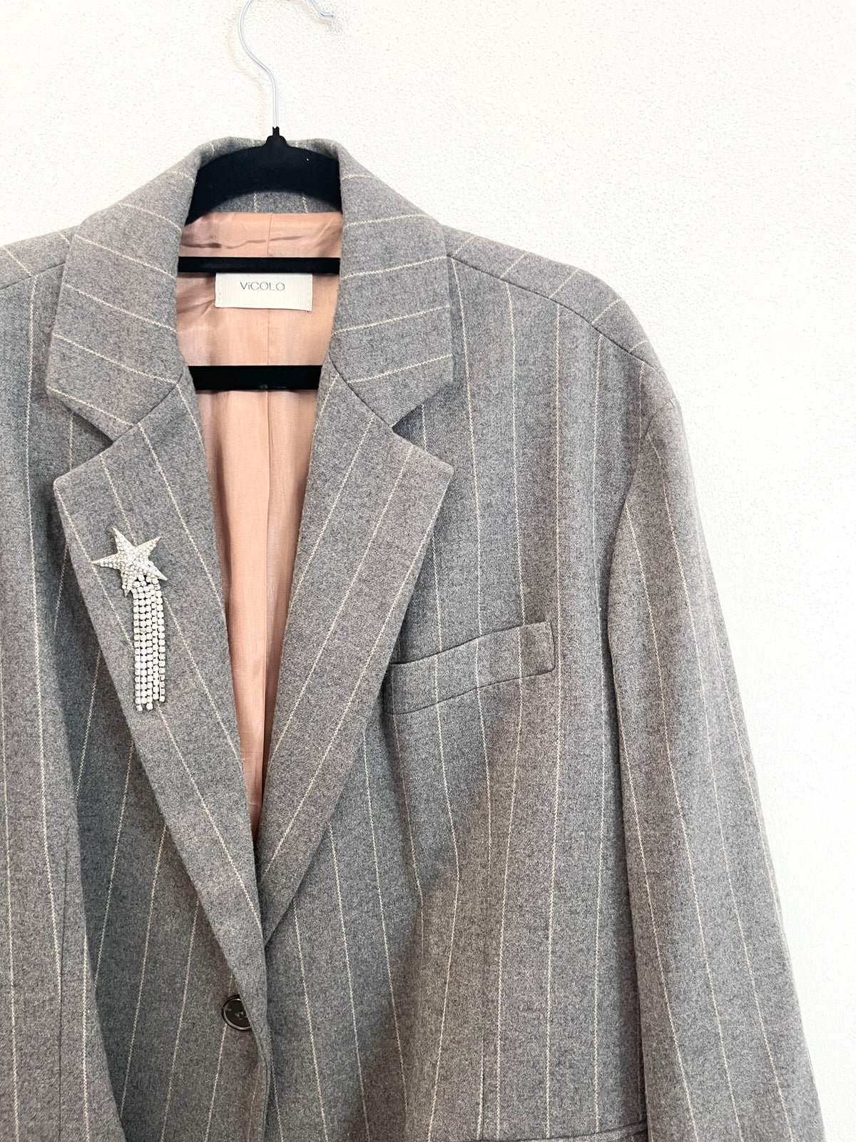 Giacca Blazer Vicolo Oversize Grigia Gessata con Spilla Stella
