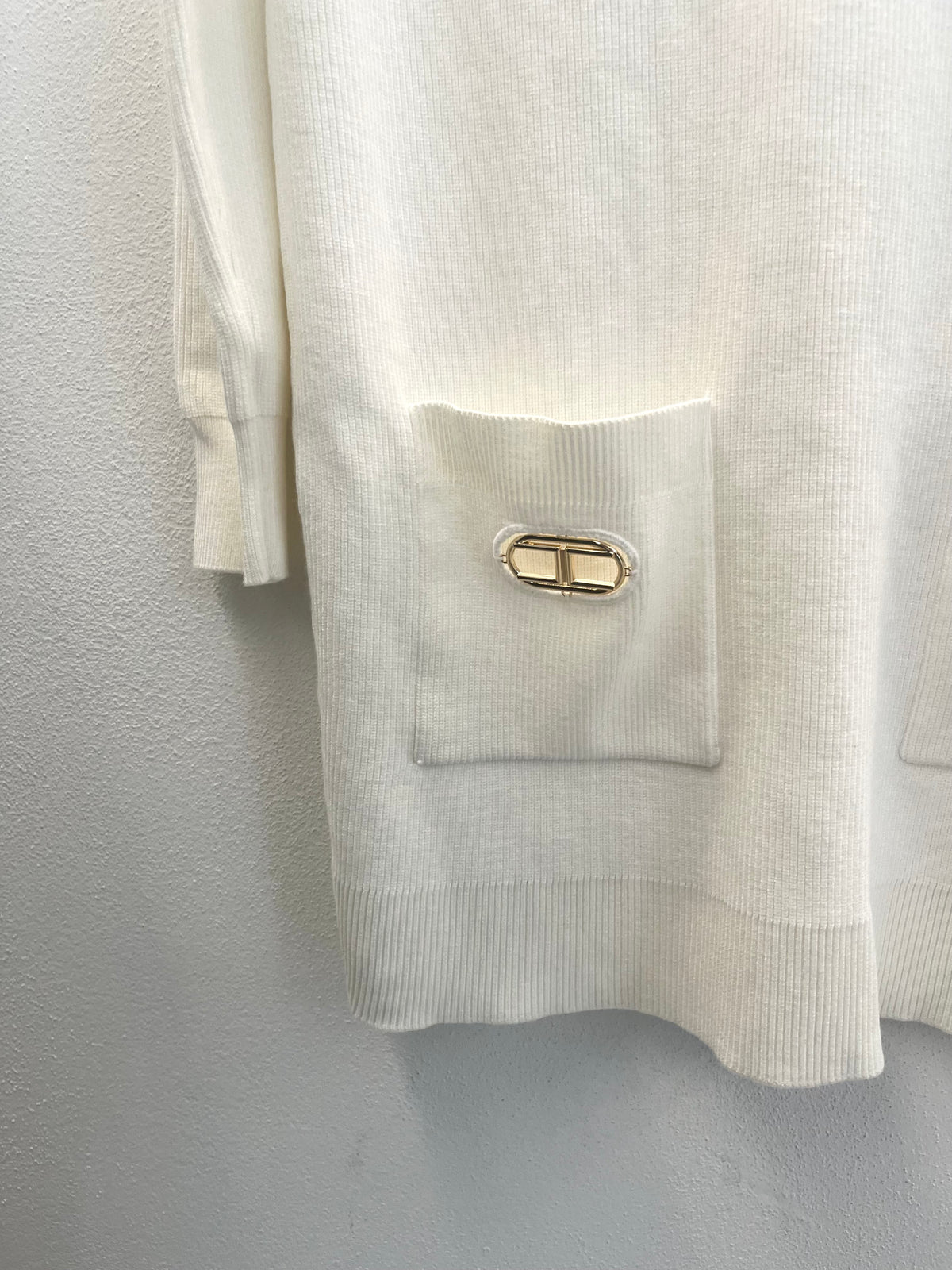 Abito Elisabetta Franchi in maglia con scollo a V