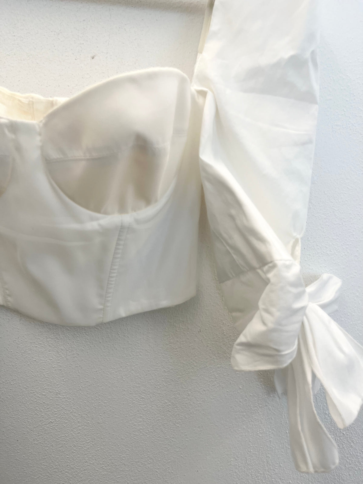 Crop top Elisabetta Franchi a bustino con maniche a sbuffo