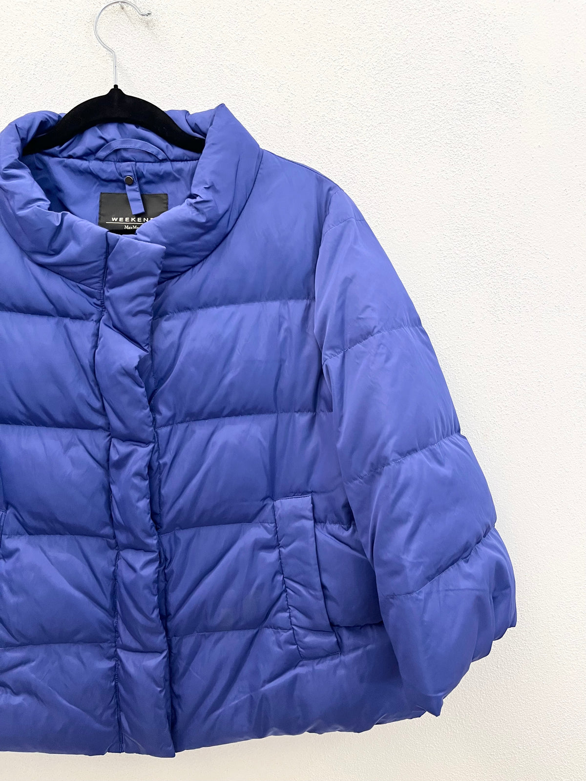 Piumino corto Weekend Max Mara con collo a imbuto
