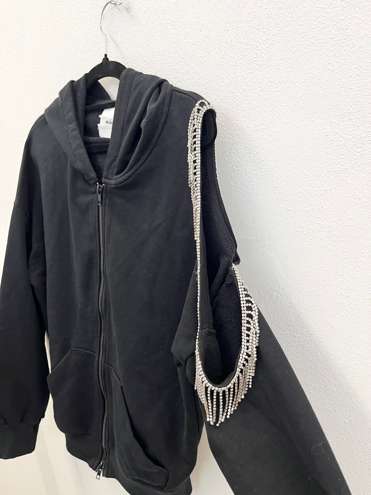 Felpa con cappuccio Brand unique con inserto in strass