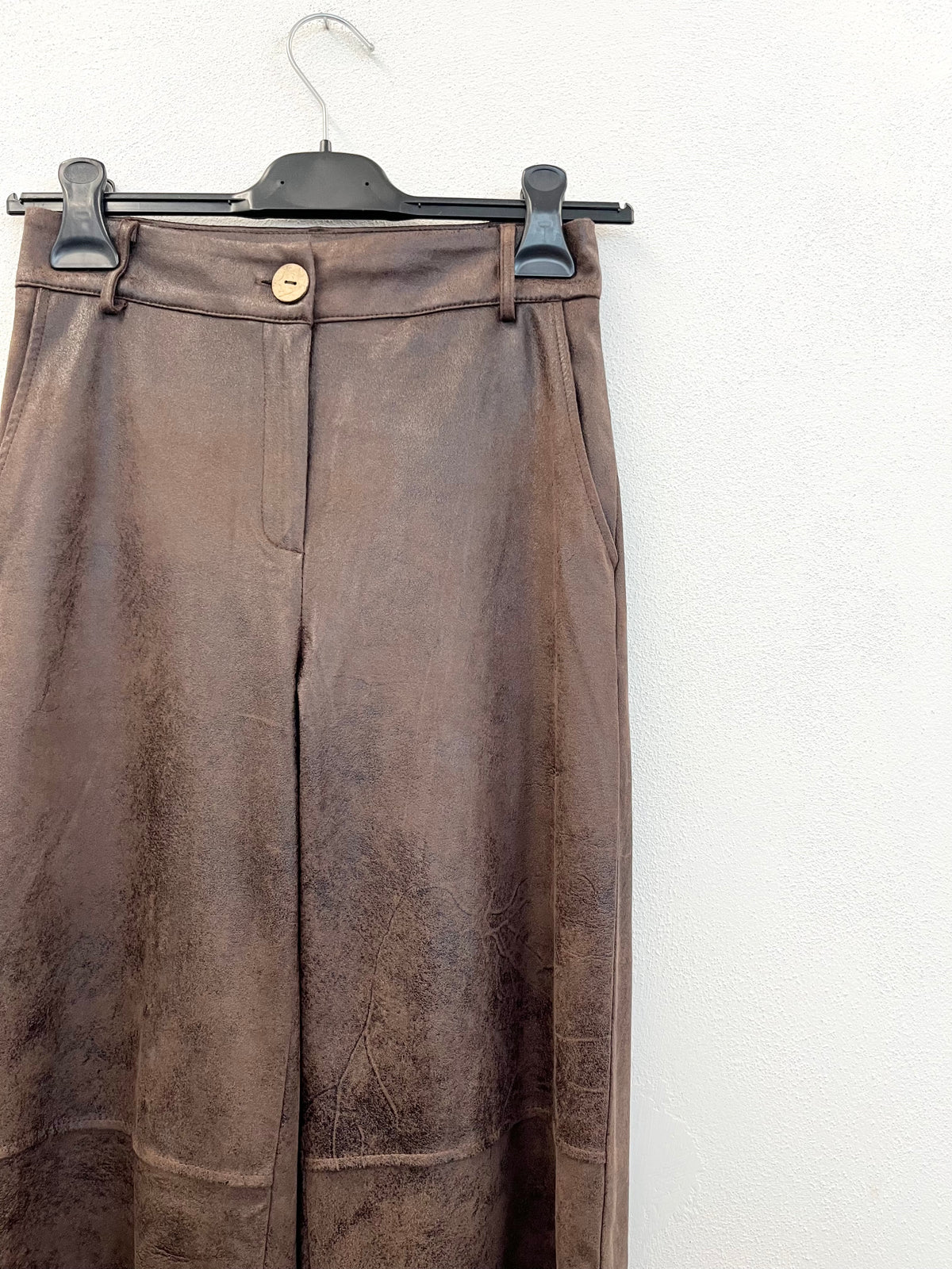 Pantaloni Moki B effetto pelle