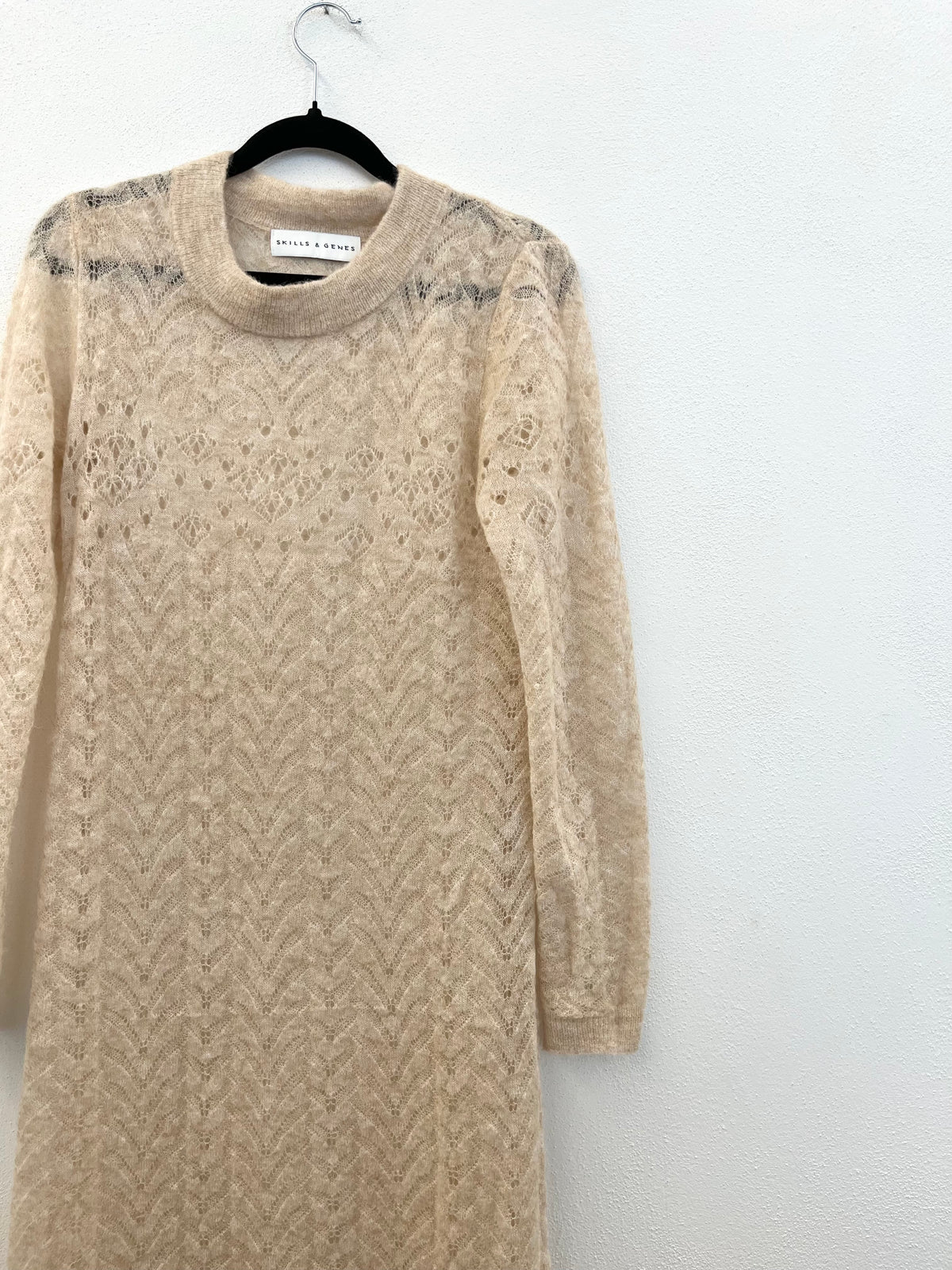 Abito lungo Skills & Genes in maglia traforata