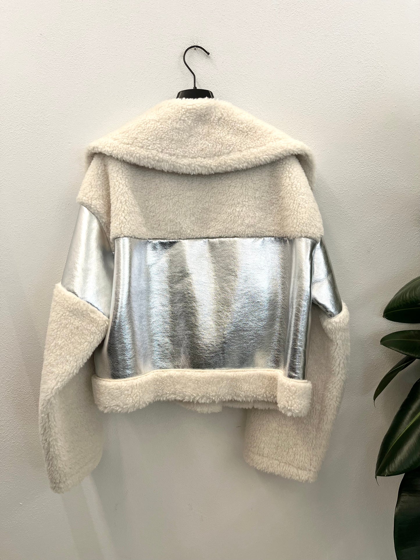 Sheep echoes of Isabelle Blanche