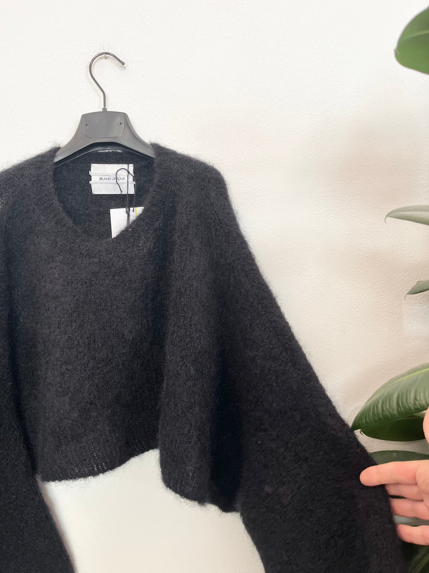 Brand Unique crop sweater