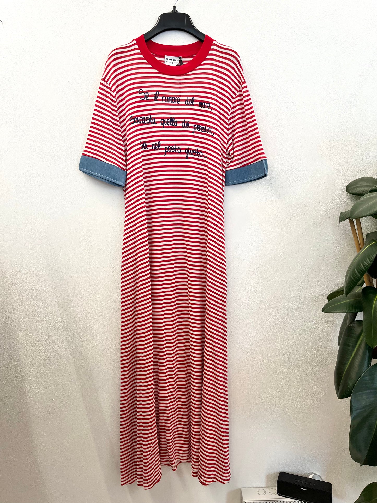 Maxi t-shirt dress di Front Street 8