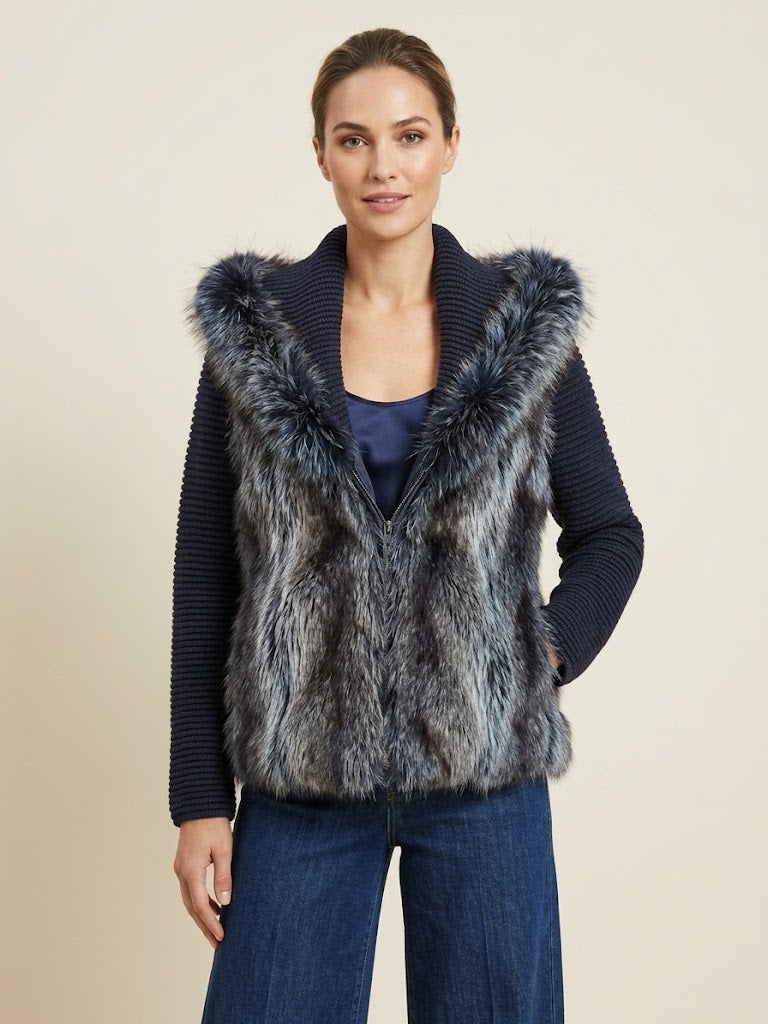 Giacca in Pelliccia e Maglia Blu Artigianale