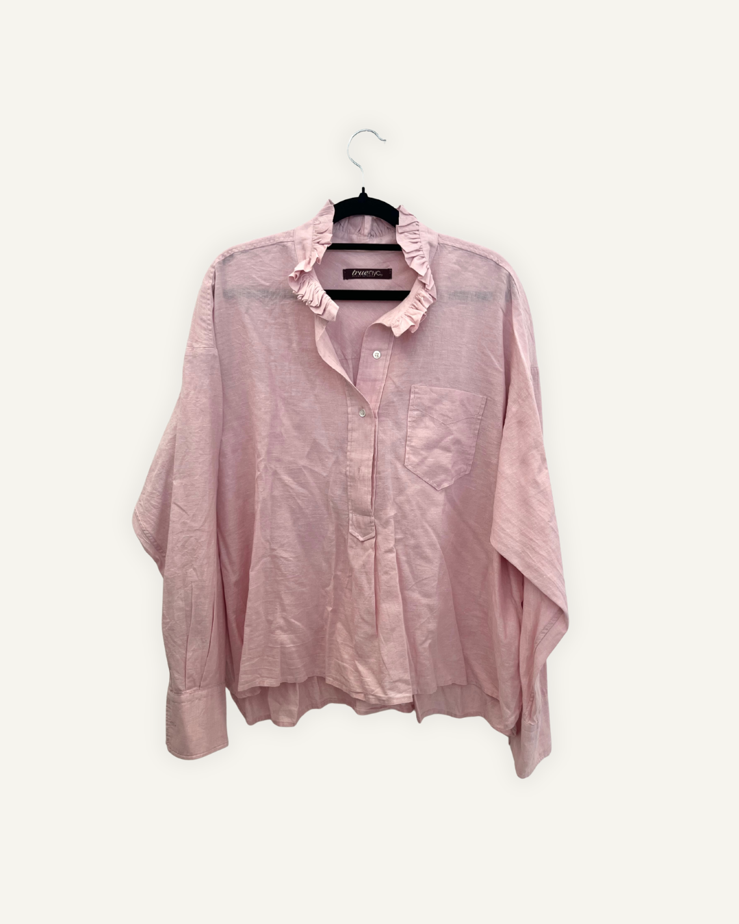 Camicia True NYC in lino con collo a ruches