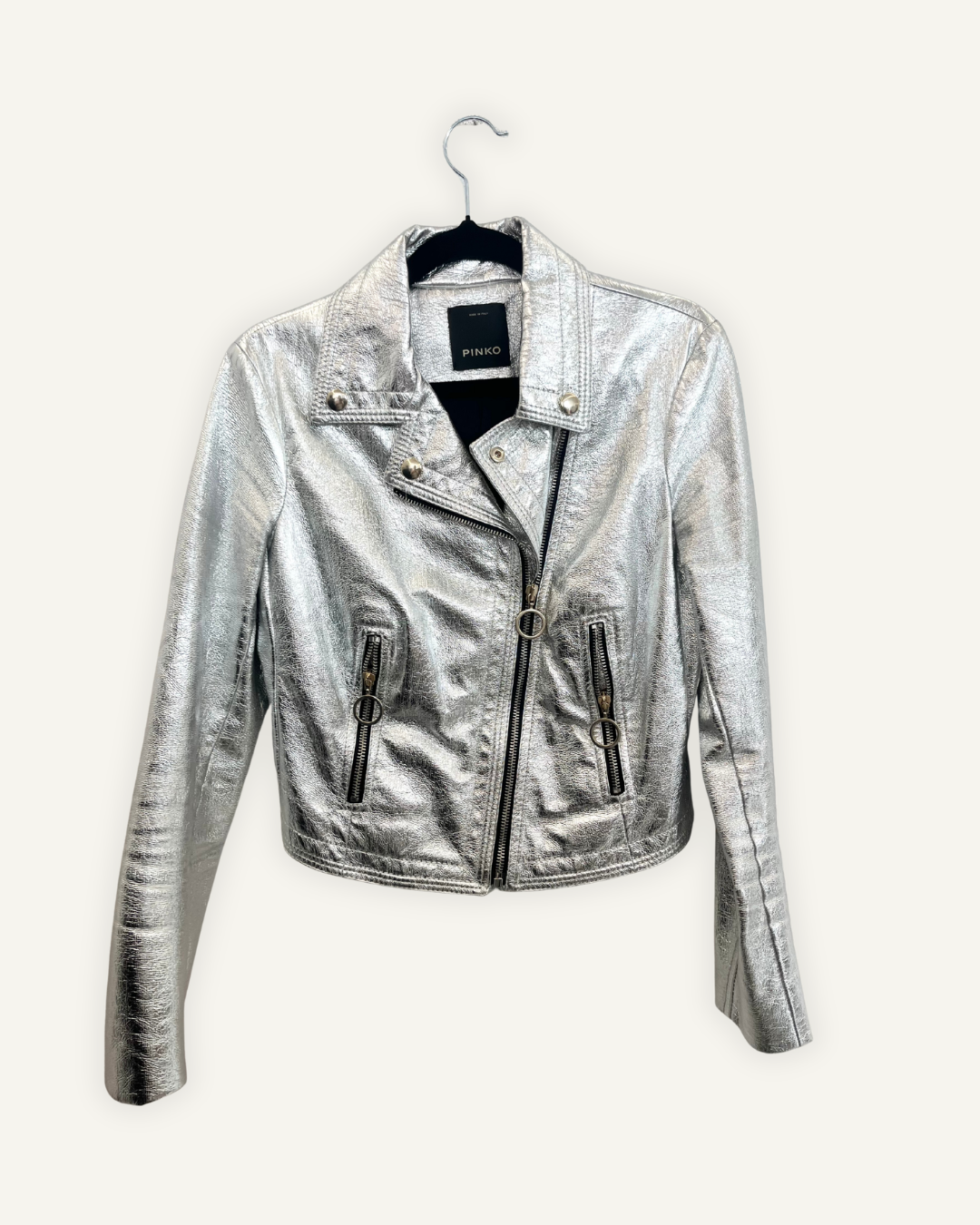 Giacca Pinko chiodo laminata con zip asimmetrica in eco pelle