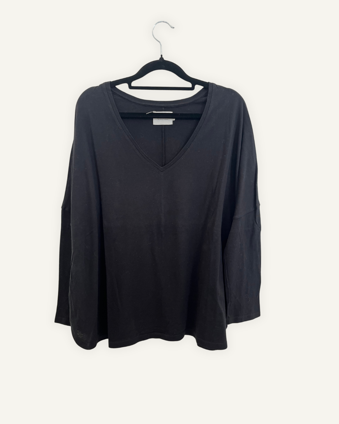 Maglia NotShy Oversize con Scollo a V Nero