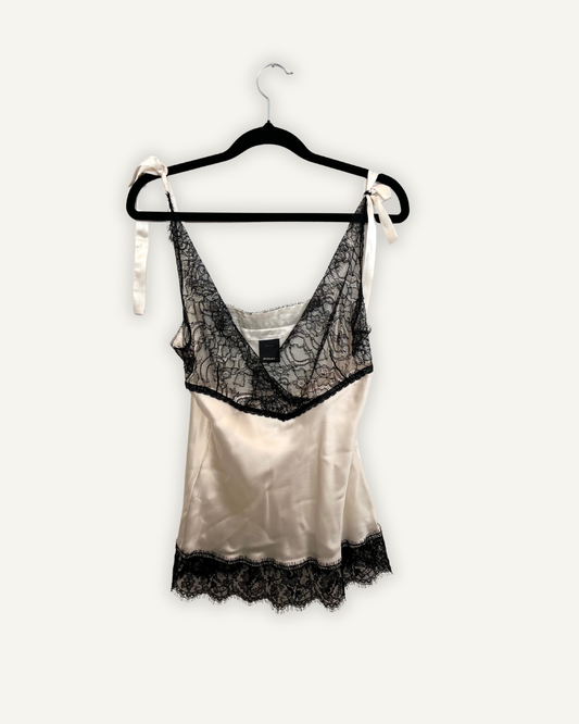Top lingerie di Pinko stile sottoveste con inserti in pizzo