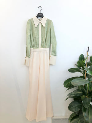 Descriptive image text