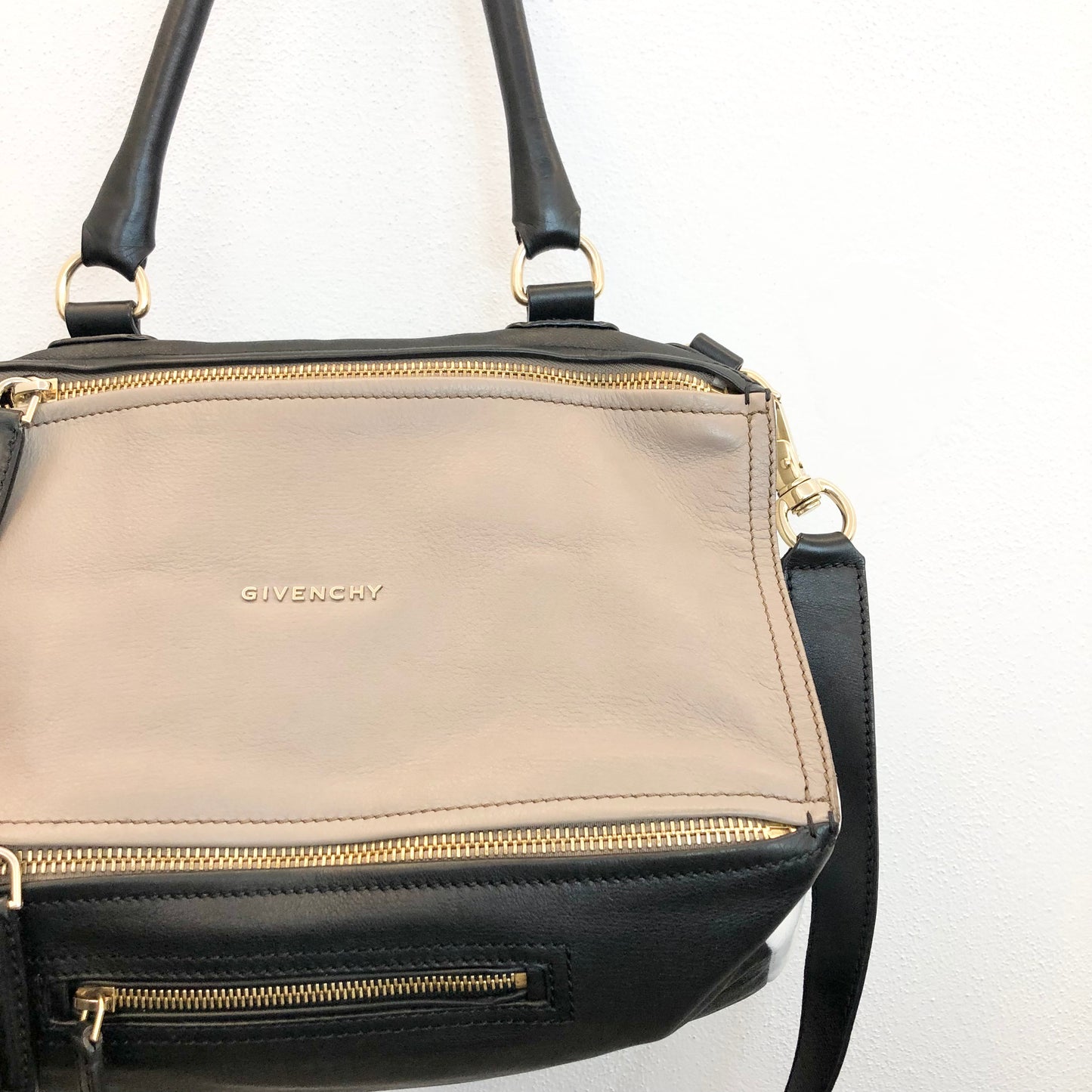 Givenchy Pandora